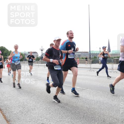 29.06.2025 - hella hamburg halbmarathon Lena Gebhardt http://msf.ph/oto/8326004 29.06.2025 10:23:23 Lombardsbrücke 2766, 2925, 8716, 16558, 14338, 9877, 1048, 1304, 1362, 1853, 2925, 3029, 3034, 4190, 4266, 4391, 4728, 4793, 5160, 5406, 6502, 6578, 6747, 6784, 6785, 6849, 7029, 7266, 7820, 7891, 8687, 8688, 8716, 8918, 8920, 9133, 9301, 9715, 9877, 9913, 10205, 10739, 11300, 11798, 11879, 12025, 12073, 12265, 12874, 13560, 14041, 14265, 14338, 14510, 14512, 14821, 15709, 16185, 16251, 16416, 16558, 17013, 17099, 17199, 17207, 17299, 17719 meine-sportfotos.de