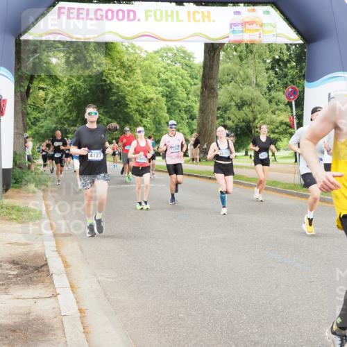 29.06.2025 - hella hamburg halbmarathon MichiJ http://msf.ph/oto/8326161 29.06.2025 10:37:45 Zwischen KM18-KM19 1094, 1321, 1507, 4033, 4127, 4816, 5115, 6662, 8813, 10189, 11356, 11455, 12733, 13008, 13282, 15392, 15966, 16242, 16806, 16843, 16887, 17247, 18499 meine-sportfotos.de