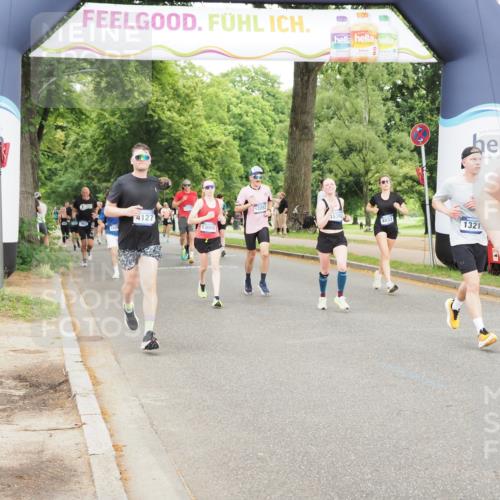 29.06.2025 - hella hamburg halbmarathon MichiJ http://msf.ph/oto/8326187 29.06.2025 10:37:45 Zwischen KM18-KM19 1094, 1321, 1507, 4033, 4127, 4816, 5115, 6662, 8813, 10189, 11356, 11455, 12733, 13008, 13282, 15392, 15966, 16242, 16806, 16843, 16887, 17247, 18499 meine-sportfotos.de