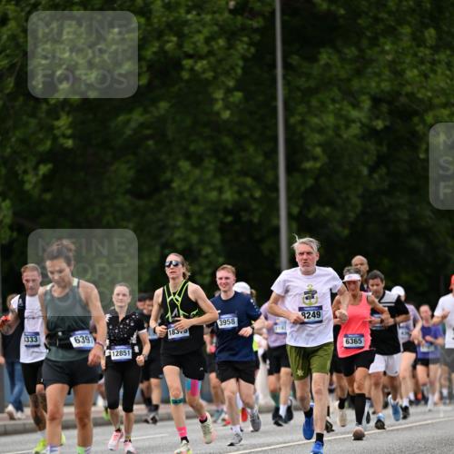 29.06.2025 - hella hamburg halbmarathon Dr. Thomas Lammeyer http://msf.ph/oto/8326199 29.06.2025 10:39:30 Kennedybrücke 1417, 1497, 1821, 1849, 2198, 2265, 2787, 3170, 3409, 3958, 4333, 4564, 4696, 4703, 5027, 5793, 6029, 6335, 6365, 6379, 6397, 6471, 6571, 6746, 6803, 6859, 7020, 7386, 7733, 8249, 8296, 9342, 9803, 10335, 10358, 10360, 10393, 10464, 11320 meine-sportfotos.de