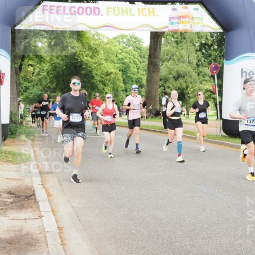 29.06.2025 - hella hamburg halbmarathon MichiJ http://msf.ph/oto/8326219 29.06.2025 10:37:45 Zwischen KM18-KM19 1094, 1321, 1507, 4033, 4127, 4816, 5115, 6662, 8813, 10189, 11356, 11455, 12733, 13008, 13282, 15392, 15966, 16242, 16806, 16843, 16887, 17247, 18499 meine-sportfotos.de