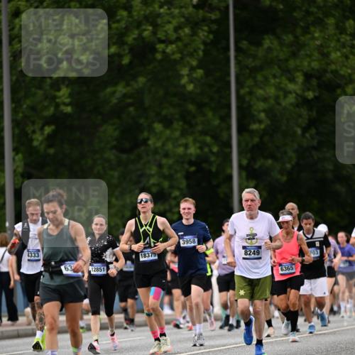 29.06.2025 - hella hamburg halbmarathon Dr. Thomas Lammeyer http://msf.ph/oto/8326231 29.06.2025 10:39:30 Kennedybrücke 1417, 1497, 1821, 1849, 2198, 2265, 2787, 3170, 3409, 3958, 4333, 4564, 4696, 4703, 5027, 5793, 6029, 6335, 6365, 6379, 6397, 6471, 6571, 6746, 6803, 6859, 7020, 7386, 7733, 8249, 8296, 9342, 9803, 10335, 10358, 10360, 10393, 10464, 11320 meine-sportfotos.de