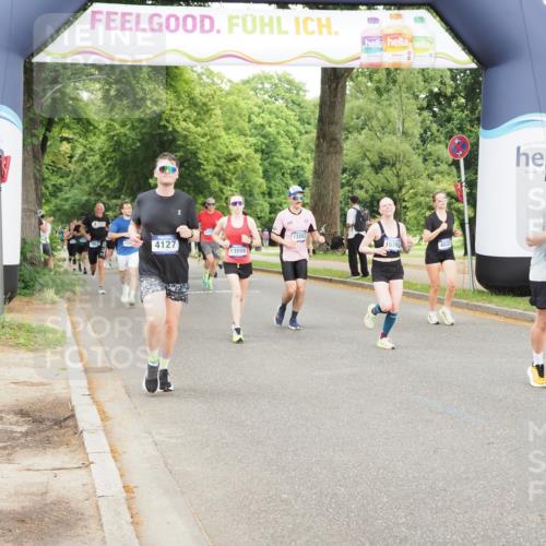 29.06.2025 - hella hamburg halbmarathon MichiJ http://msf.ph/oto/8326271 29.06.2025 10:37:45 Zwischen KM18-KM19 1094, 1321, 1507, 4033, 4127, 4816, 5115, 6662, 8813, 10189, 11356, 11455, 12733, 13008, 13282, 15392, 15966, 16242, 16806, 16843, 16887, 17247, 18499 meine-sportfotos.de