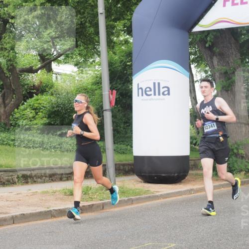 29.06.2025 - hella hamburg halbmarathon KatJ http://msf.ph/oto/8326294 29.06.2025 10:17:04 Zwischen KM18-KM19  meine-sportfotos.de