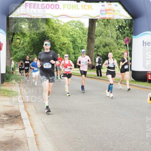 29.06.2025 - hella hamburg halbmarathon MichiJ http://msf.ph/oto/8326295 29.06.2025 10:37:45 Zwischen KM18-KM19 1094, 1321, 1507, 4033, 4127, 4816, 5115, 6662, 8813, 10189, 11356, 11455, 12733, 13008, 13282, 15392, 15966, 16242, 16806, 16843, 16887, 17247, 18499 meine-sportfotos.de
