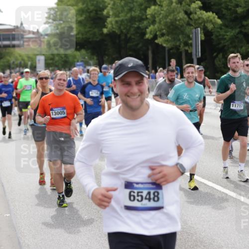 29.06.2025 - hella hamburg halbmarathon Jannik Wohlers http://msf.ph/oto/8326298 29.06.2025 10:39:50 Lombardsbrücke 1018, 1037, 1291, 1691, 2019, 2109, 2254, 2515, 2572, 2866, 2888, 3237, 3295, 3515, 3607, 3808, 3810, 4173, 4271, 4471, 4756, 5113, 5263, 5351, 5352, 5877, 5975, 6097, 6363, 6463, 6548, 6673, 6750, 6866, 6876, 6890, 6920, 7108, 7174, 7675, 7850, 8815, 9187, 9495, 10474, 10806, 10818, 10953, 11176, 11188, 11244, 11653, 11717, 11970, 11973, 12364, 12444, 12501, 12760, 13005, 13069, 13290, 13410, 13466, 13577, 13651, 14851, 15549, 15927, 16681, 17318 meine-sportfotos.de