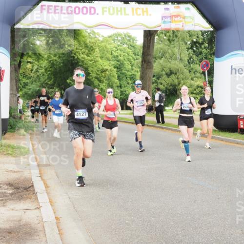 29.06.2025 - hella hamburg halbmarathon MichiJ http://msf.ph/oto/8326322 29.06.2025 10:37:45 Zwischen KM18-KM19 1094, 1321, 1507, 4033, 4127, 4816, 5115, 6662, 8813, 10189, 11356, 11455, 12733, 13008, 13282, 15392, 15966, 16242, 16806, 16843, 16887, 17247, 18499 meine-sportfotos.de