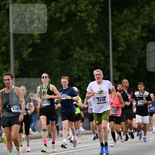 29.06.2025 - hella hamburg halbmarathon Dr. Thomas Lammeyer http://msf.ph/oto/8326327 29.06.2025 10:39:31 Kennedybrücke 1417, 1497, 1821, 1849, 2198, 2265, 2787, 3170, 3958, 4333, 4564, 4696, 4703, 5027, 5793, 6029, 6335, 6365, 6379, 6397, 6471, 6746, 6803, 6859, 7020, 7386, 7733, 8249, 8296, 9342, 9803, 10335, 10358, 10360, 10393, 10652, 11320 meine-sportfotos.de