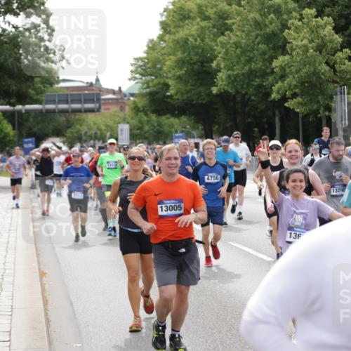 29.06.2025 - hella hamburg halbmarathon Jannik Wohlers http://msf.ph/oto/8326350 29.06.2025 10:39:50 Lombardsbrücke 1018, 1037, 1291, 1691, 2019, 2109, 2254, 2515, 2572, 2866, 2888, 3237, 3295, 3515, 3607, 3808, 3810, 4173, 4271, 4471, 4756, 5113, 5263, 5351, 5352, 5877, 5975, 6097, 6363, 6463, 6548, 6673, 6750, 6866, 6876, 6890, 6920, 7108, 7174, 7675, 7850, 8815, 9187, 9495, 10474, 10806, 10818, 10953, 11176, 11188, 11244, 11653, 11717, 11970, 11973, 12364, 12444, 12501, 12760, 13005, 13069, 13290, 13410, 13466, 13577, 13651, 14851, 15549, 15927, 16681, 17318 meine-sportfotos.de