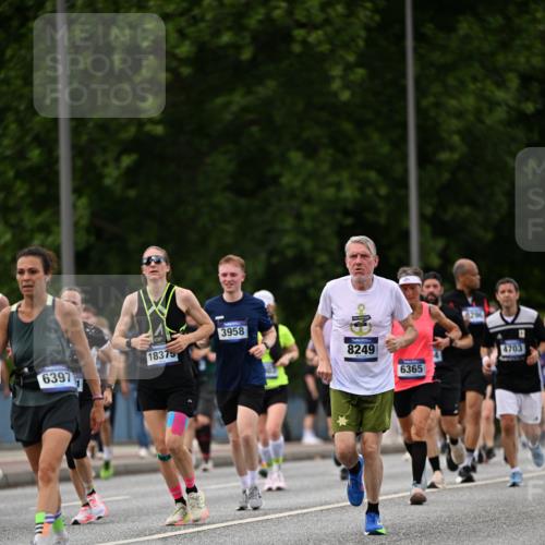 29.06.2025 - hella hamburg halbmarathon Dr. Thomas Lammeyer http://msf.ph/oto/8326393 29.06.2025 10:39:31 Kennedybrücke 1417, 1497, 1821, 1849, 2198, 2265, 2787, 3170, 3958, 4333, 4564, 4696, 4703, 5027, 5793, 6029, 6335, 6365, 6379, 6397, 6471, 6746, 6803, 6859, 7020, 7386, 7733, 8249, 8296, 9342, 9803, 10335, 10358, 10360, 10393, 10652, 11320 meine-sportfotos.de