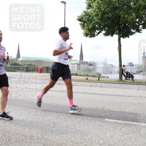 29.06.2025 - hella hamburg halbmarathon Lena Gebhardt http://msf.ph/oto/8326410 29.06.2025 10:12:57 Lombardsbrücke 4532, 16323, 117, 1020, 1051, 1249, 1610, 1785, 1851, 1939, 2531, 2891, 2942, 2963, 2964, 3182, 3248, 4532, 4554, 5150, 5166, 5597, 5598, 6207, 7014, 7873, 7907, 8398, 8405, 8917, 8971, 9141, 10067, 10402, 10581, 11025, 11720, 12456, 13566, 13816, 14404, 14540, 14869, 15012, 15369, 15531, 16030, 16255, 16323, 16437, 16473, 16826, 16911, 17061, 17699, 17988, 17994, 18048, 18178, 18320, 18493, 18530, 18732 meine-sportfotos.de