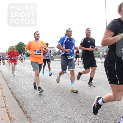 29.06.2025 - hella hamburg halbmarathon Lena Gebhardt http://msf.ph/oto/8326411 29.06.2025 10:37:44 Lombardsbrücke 12824, 2640, 3633, 624, 17355, 1276, 1337, 1475, 1578, 1799, 1819, 1985, 2016, 2199, 2486, 2640, 2853, 3230, 3246, 3633, 3880, 4097, 5139, 5146, 5171, 5186, 5522, 5560, 5790, 5875, 5940, 6243, 6362, 6697, 6821, 6955, 7085, 7124, 7235, 7244, 7321, 7350, 7544, 7696, 7777, 7823, 8811, 8843, 8985, 9247, 9288, 9524, 9895, 10159, 10506, 10836, 11087, 11543, 12123, 12254, 12472, 12824, 16680, 17798 meine-sportfotos.de
