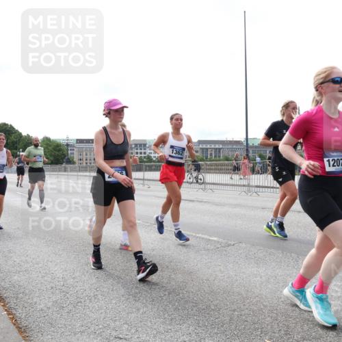 29.06.2025 - hella hamburg halbmarathon Lena Gebhardt http://msf.ph/oto/8326450 29.06.2025 10:23:26 Lombardsbrücke 6502, 013, 1362, 12073, 1048, 1304, 1362, 2125, 2925, 3029, 3034, 4190, 4266, 4391, 4646, 4728, 4793, 5160, 5406, 6502, 6578, 6747, 6784, 6785, 6849, 7029, 7820, 7891, 8031, 8181, 8687, 8688, 8716, 8918, 8920, 9133, 9301, 9715, 9877, 9913, 10649, 10739, 11300, 11793, 11798, 11879, 12025, 12073, 12265, 12874, 13560, 14041, 14265, 14338, 14510, 14512, 14821, 15709, 16185, 16251, 16416, 16558, 17013, 17099, 17199, 17207, 17299, 17719 meine-sportfotos.de