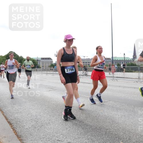 29.06.2025 - hella hamburg halbmarathon Lena Gebhardt http://msf.ph/oto/8326487 29.06.2025 10:23:26 Lombardsbrücke 6502, 17013, 2766, 1362, 8716, 1048, 1304, 1362, 2125, 2925, 3029, 3034, 4190, 4266, 4391, 4646, 4728, 4793, 5160, 5406, 6502, 6578, 6747, 6784, 6785, 6849, 7029, 7820, 7891, 8031, 8181, 8687, 8688, 8716, 8918, 8920, 9133, 9301, 9715, 9877, 9913, 10649, 10739, 11300, 11793, 11798, 11879, 12025, 12073, 12265, 12874, 13560, 14041, 14265, 14338, 14510, 14512, 14821, 15709, 16185, 16251, 16416, 16558, 17013, 17099, 17199, 17207, 17299, 17719 meine-sportfotos.de