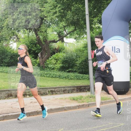 29.06.2025 - hella hamburg halbmarathon KatJ http://msf.ph/oto/8326557 29.06.2025 10:17:05 Zwischen KM18-KM19  meine-sportfotos.de