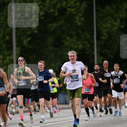 29.06.2025 - hella hamburg halbmarathon Dr. Thomas Lammeyer http://msf.ph/oto/8326563 29.06.2025 10:39:32 Kennedybrücke 1417, 1497, 1821, 1849, 2198, 2265, 2787, 3170, 3958, 4333, 4564, 4696, 4703, 5027, 5793, 6029, 6189, 6365, 6379, 6397, 6471, 6746, 6803, 6859, 7386, 7733, 8249, 8296, 9342, 9803, 10335, 10358, 10360, 10393, 10652, 11320 meine-sportfotos.de