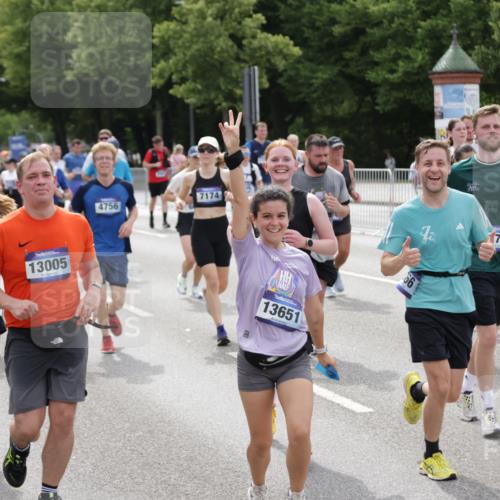 29.06.2025 - hella hamburg halbmarathon Jannik Wohlers http://msf.ph/oto/8326631 29.06.2025 10:39:51 Lombardsbrücke 1018, 1037, 1291, 1691, 2019, 2109, 2254, 2515, 2572, 2866, 2888, 3237, 3295, 3515, 3607, 3808, 3810, 4173, 4271, 4471, 4756, 5113, 5263, 5351, 5352, 5975, 6097, 6363, 6463, 6548, 6673, 6750, 6866, 6876, 6890, 6920, 7108, 7174, 7675, 7850, 8307, 8815, 9187, 10474, 10806, 10818, 10953, 11176, 11188, 11653, 11717, 11970, 11973, 12364, 12444, 12501, 12760, 13005, 13030, 13069, 13290, 13410, 13466, 13577, 13651, 14851, 15549, 15927, 16681, 17318, 18101 meine-sportfotos.de