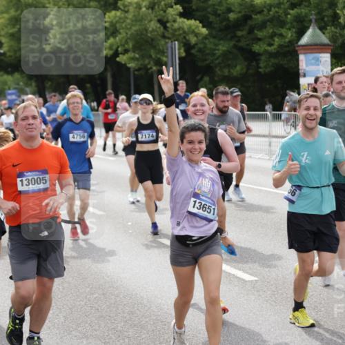 29.06.2025 - hella hamburg halbmarathon Jannik Wohlers http://msf.ph/oto/8326683 29.06.2025 10:39:51 Lombardsbrücke 1018, 1037, 1291, 1691, 2019, 2109, 2254, 2515, 2572, 2866, 2888, 3237, 3295, 3515, 3607, 3808, 3810, 4173, 4271, 4471, 4756, 5113, 5263, 5351, 5352, 5975, 6097, 6363, 6463, 6548, 6673, 6750, 6866, 6876, 6890, 6920, 7108, 7174, 7675, 7850, 8307, 8815, 9187, 10474, 10806, 10818, 10953, 11176, 11188, 11653, 11717, 11970, 11973, 12364, 12444, 12501, 12760, 13005, 13030, 13069, 13290, 13410, 13466, 13577, 13651, 14851, 15549, 15927, 16681, 17318, 18101 meine-sportfotos.de