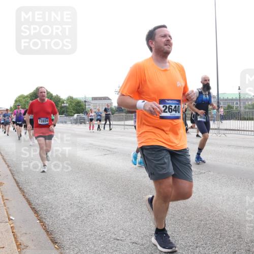 29.06.2025 - hella hamburg halbmarathon Lena Gebhardt http://msf.ph/oto/8326686 29.06.2025 10:37:45 Lombardsbrücke 12824, 2640, 10506, 1276, 1337, 1475, 1578, 1799, 1819, 1985, 2016, 2199, 2486, 2640, 2853, 3230, 3246, 3633, 3880, 4097, 5139, 5146, 5171, 5186, 5522, 5560, 5790, 5875, 5940, 6243, 6362, 6697, 6821, 6955, 7085, 7124, 7235, 7244, 7321, 7350, 7544, 7696, 7777, 7823, 8811, 8843, 8985, 9247, 9288, 9524, 9895, 10159, 10506, 10836, 11087, 11543, 12123, 12254, 12472, 12824, 16680, 17798 meine-sportfotos.de