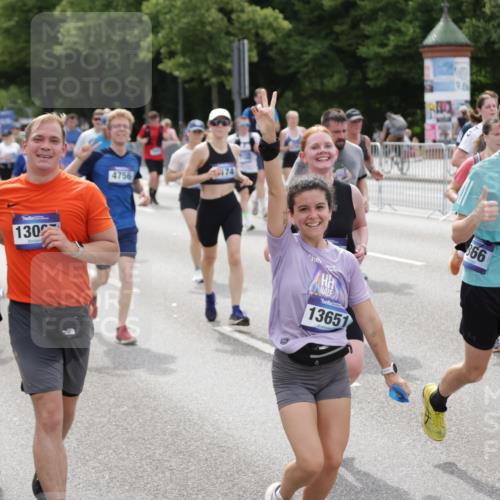 29.06.2025 - hella hamburg halbmarathon Jannik Wohlers http://msf.ph/oto/8326795 29.06.2025 10:39:51 Lombardsbrücke 1018, 1037, 1291, 1691, 2019, 2109, 2254, 2515, 2572, 2866, 2888, 3237, 3295, 3515, 3607, 3808, 3810, 4173, 4271, 4471, 4756, 5113, 5263, 5351, 5352, 5975, 6097, 6363, 6463, 6548, 6673, 6750, 6866, 6876, 6890, 6920, 7108, 7174, 7675, 7850, 8307, 8815, 9187, 10474, 10806, 10818, 10953, 11176, 11188, 11653, 11717, 11970, 11973, 12364, 12444, 12501, 12760, 13005, 13030, 13069, 13290, 13410, 13466, 13577, 13651, 14851, 15549, 15927, 16681, 17318, 18101 meine-sportfotos.de
