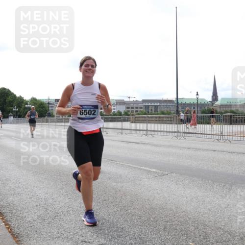 29.06.2025 - hella hamburg halbmarathon Lena Gebhardt http://msf.ph/oto/8326855 29.06.2025 10:23:28 Lombardsbrücke 17099, 6502, 1048, 1304, 1362, 2125, 2925, 4190, 4266, 4391, 4646, 4728, 4793, 5160, 5406, 6502, 6578, 6747, 6784, 6785, 6849, 7029, 7820, 7891, 8031, 8181, 8676, 8687, 8688, 8716, 8918, 8920, 9133, 9301, 9715, 9877, 9913, 10649, 10739, 11300, 11793, 11798, 11879, 12025, 12073, 12265, 12874, 13560, 14041, 14265, 14338, 14510, 14512, 14521, 14821, 15709, 16185, 16251, 16416, 16558, 17013, 17099, 17199, 17207, 17299, 17719 meine-sportfotos.de
