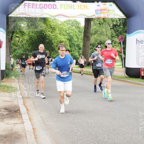 29.06.2025 - hella hamburg halbmarathon MichiJ http://msf.ph/oto/8326857 29.06.2025 10:37:49 Zwischen KM18-KM19 1321, 4033, 4127, 4816, 5115, 7269, 8572, 10189, 11339, 11455, 12733, 13008, 13282, 15392, 16843, 16887, 17282 meine-sportfotos.de