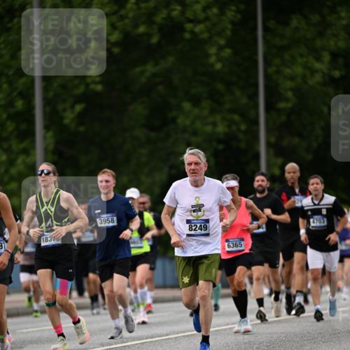 29.06.2025 - hella hamburg halbmarathon Dr. Thomas Lammeyer http://msf.ph/oto/8326876 29.06.2025 10:39:32 Kennedybrücke 1417, 1497, 1821, 1849, 2198, 2265, 2787, 3170, 3958, 4333, 4564, 4696, 4703, 5027, 5793, 6029, 6189, 6365, 6379, 6397, 6471, 6746, 6803, 6859, 7386, 7733, 8249, 8296, 9342, 9803, 10335, 10358, 10360, 10393, 10652, 11320 meine-sportfotos.de