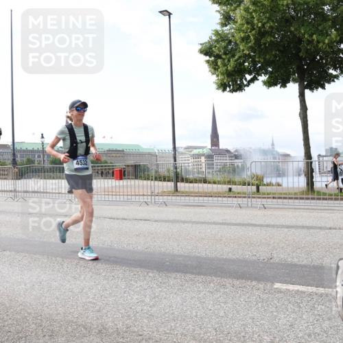 29.06.2025 - hella hamburg halbmarathon Lena Gebhardt http://msf.ph/oto/8326926 29.06.2025 10:12:57 Lombardsbrücke 1020, 4532, 1020, 1051, 1249, 1610, 1785, 1851, 1939, 2531, 2891, 2942, 2963, 2964, 3182, 3248, 4532, 4554, 5150, 5166, 5597, 5598, 6207, 7014, 7873, 7907, 8398, 8405, 8917, 8971, 9141, 10067, 10402, 10581, 11025, 11720, 12456, 13566, 13816, 14404, 14540, 14869, 15012, 15369, 15531, 16030, 16255, 16323, 16437, 16473, 16826, 16911, 17061, 17699, 17988, 17994, 18048, 18178, 18320, 18493, 18530, 18732 meine-sportfotos.de