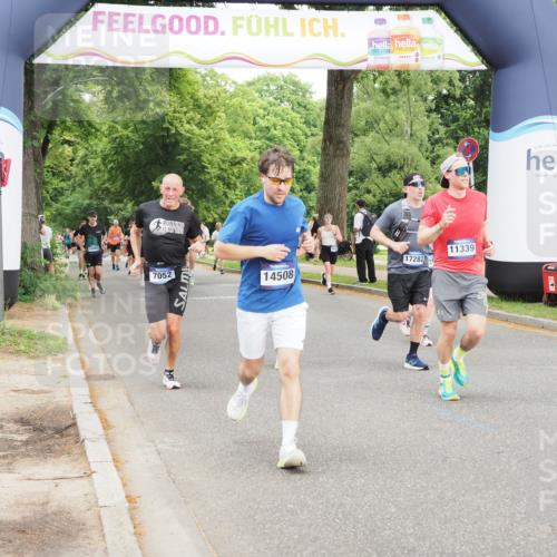 29.06.2025 - hella hamburg halbmarathon MichiJ http://msf.ph/oto/8326954 29.06.2025 10:37:49 Zwischen KM18-KM19 1321, 4033, 4127, 4816, 5115, 7269, 8572, 10189, 11339, 11455, 12733, 13008, 13282, 15392, 16843, 16887, 17282 meine-sportfotos.de