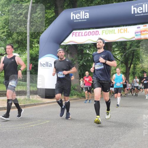 29.06.2025 - hella hamburg halbmarathon KatJ http://msf.ph/oto/8327048 29.06.2025 10:46:39 Zwischen KM18-KM19 1019, 1544, 2426, 2730, 4238, 6033, 6087, 6754 meine-sportfotos.de