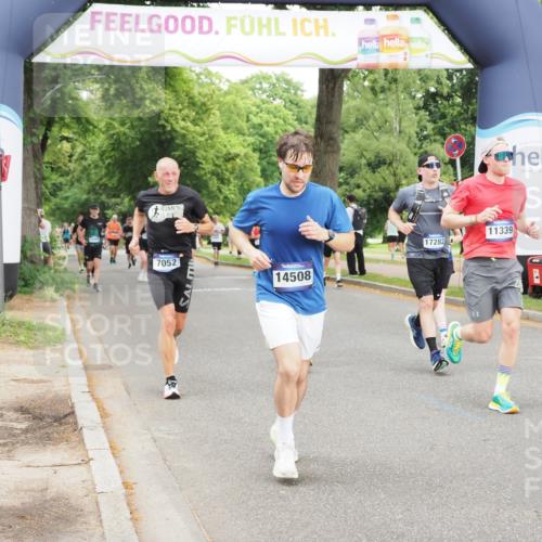 29.06.2025 - hella hamburg halbmarathon MichiJ http://msf.ph/oto/8327063 29.06.2025 10:37:49 Zwischen KM18-KM19 1321, 4033, 4127, 4816, 5115, 7269, 8572, 10189, 11339, 11455, 12733, 13008, 13282, 15392, 16843, 16887, 17282 meine-sportfotos.de