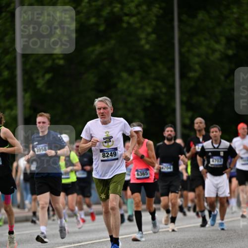 29.06.2025 - hella hamburg halbmarathon Dr. Thomas Lammeyer http://msf.ph/oto/8327066 29.06.2025 10:39:33 Kennedybrücke 1417, 1821, 1849, 2198, 2265, 2787, 3170, 3958, 4333, 4564, 4696, 4703, 5027, 5793, 6029, 6189, 6365, 6379, 6397, 6471, 6746, 6803, 6859, 7386, 7733, 8249, 8296, 9342, 9803, 10335, 10358, 10360, 10393, 10652, 11320, 11359 meine-sportfotos.de