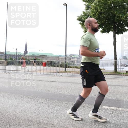 29.06.2025 - hella hamburg halbmarathon Lena Gebhardt http://msf.ph/oto/8327078 29.06.2025 10:23:30 Lombardsbrücke 1048, 1304, 1362, 2125, 2925, 4190, 4266, 4391, 4646, 4728, 4793, 5160, 5406, 6502, 6578, 6747, 6849, 7029, 7820, 7891, 8031, 8181, 8676, 8687, 8688, 8716, 8918, 8920, 9301, 9715, 9877, 10649, 10739, 11300, 11793, 11798, 11879, 12025, 12073, 12265, 12874, 13149, 13560, 14041, 14265, 14338, 14510, 14512, 14521, 14821, 15709, 15739, 15853, 16185, 16251, 16416, 16558, 17013, 17099, 17199, 17207, 17299, 17719 meine-sportfotos.de