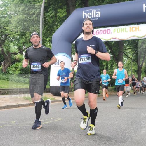 29.06.2025 - hella hamburg halbmarathon KatJ http://msf.ph/oto/8327088 29.06.2025 10:46:40 Zwischen KM18-KM19 1019, 1544, 2426, 2730, 6087, 6754 meine-sportfotos.de