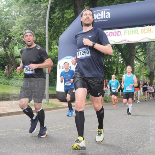 29.06.2025 - hella hamburg halbmarathon KatJ http://msf.ph/oto/8327110 29.06.2025 10:46:40 Zwischen KM18-KM19 1019, 1544, 2426, 2730, 6087, 6754 meine-sportfotos.de