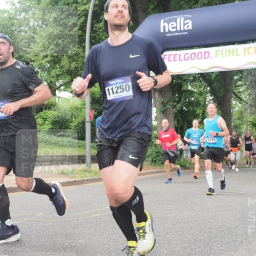 29.06.2025 - hella hamburg halbmarathon KatJ http://msf.ph/oto/8327151 29.06.2025 10:46:40 Zwischen KM18-KM19 1019, 1544, 2426, 2730, 6087, 6754 meine-sportfotos.de