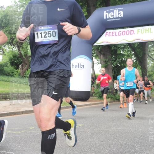 29.06.2025 - hella hamburg halbmarathon KatJ http://msf.ph/oto/8327197 29.06.2025 10:46:40 Zwischen KM18-KM19 1019, 1544, 2426, 2730, 6087, 6754 meine-sportfotos.de