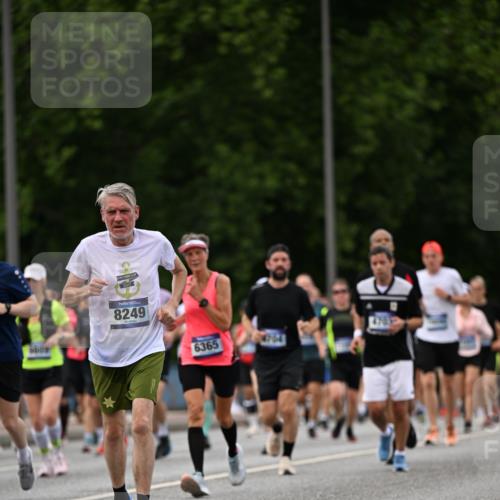29.06.2025 - hella hamburg halbmarathon Dr. Thomas Lammeyer http://msf.ph/oto/8327228 29.06.2025 10:39:33 Kennedybrücke 1417, 1821, 1849, 2198, 2265, 2787, 3170, 3958, 4333, 4564, 4696, 4703, 5027, 5793, 6029, 6189, 6365, 6379, 6397, 6471, 6746, 6803, 6859, 7386, 7733, 8249, 8296, 9342, 9803, 10335, 10358, 10360, 10393, 10652, 11320, 11359 meine-sportfotos.de