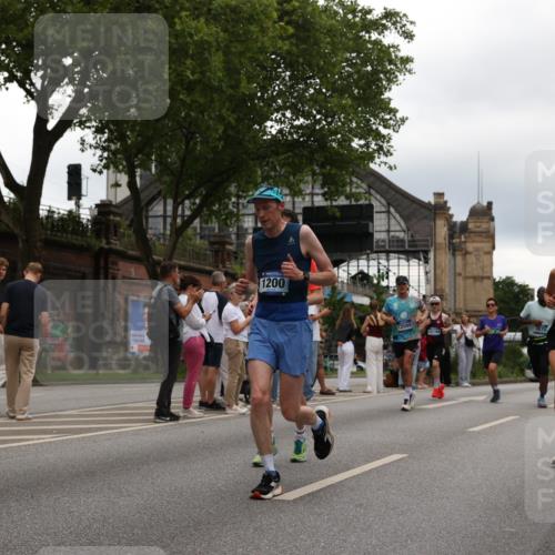 29.06.2025 - hella hamburg halbmarathon Yannick Fuchs http://msf.ph/oto/8327248 29.06.2025 10:51:34 20KM 1200, 1239, 1563, 1972, 2236, 2606, 2652, 2759, 2806, 2883, 3141, 3575, 4261, 4579, 5015, 5134, 5391, 5457, 5458, 6281, 6302, 6531, 6720, 6892, 7159, 7833, 9450, 10383, 10408, 10599, 12144, 12509, 12773, 12774, 13376, 13664, 14737, 15090, 15189, 15229, 15349, 15664, 16418, 16517, 17455, 17543, 17758, 18508 meine-sportfotos.de
