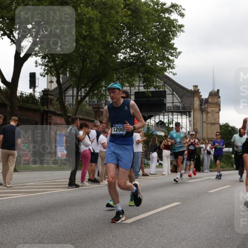 29.06.2025 - hella hamburg halbmarathon Yannick Fuchs http://msf.ph/oto/8327292 29.06.2025 10:51:34 20KM 1200, 1239, 1563, 1972, 2236, 2606, 2652, 2759, 2806, 2883, 3141, 3575, 4261, 4579, 5015, 5134, 5391, 5457, 5458, 6281, 6302, 6531, 6720, 6892, 7159, 7833, 9450, 10383, 10408, 10599, 12144, 12509, 12773, 12774, 13376, 13664, 14737, 15090, 15189, 15229, 15349, 15664, 16418, 16517, 17455, 17543, 17758, 18508 meine-sportfotos.de