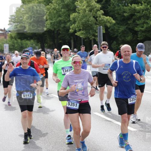 29.06.2025 - hella hamburg halbmarathon Jannik Wohlers http://msf.ph/oto/8327316 29.06.2025 10:39:54 Lombardsbrücke 1018, 1037, 1291, 1691, 2019, 2109, 2254, 2515, 2572, 3237, 3295, 3515, 3607, 3808, 3810, 4173, 4271, 4756, 5113, 5263, 5351, 5352, 5975, 6076, 6363, 6463, 6548, 6673, 6866, 6876, 6890, 6920, 7108, 7174, 7675, 7850, 8307, 8815, 9187, 9468, 10474, 10806, 10818, 10953, 11176, 11188, 11653, 11717, 11970, 11973, 12364, 12444, 12501, 12760, 13005, 13030, 13069, 13290, 13410, 13466, 13577, 13651, 14341, 14851, 15549, 15927, 16681, 17318, 18101, 18110, 18213, 18771 meine-sportfotos.de