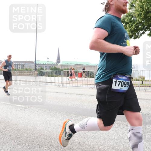 29.06.2025 - hella hamburg halbmarathon Lena Gebhardt http://msf.ph/oto/8327402 29.06.2025 10:23:32 Lombardsbrücke 7820, 17099, 1048, 1304, 1362, 1545, 2125, 2925, 4190, 4266, 4391, 4646, 4728, 4793, 5160, 5358, 5406, 6502, 6747, 6849, 7029, 7820, 8031, 8181, 8676, 8687, 8688, 8716, 8918, 8920, 9301, 9715, 9877, 10649, 10739, 11300, 11454, 11793, 11798, 11879, 12025, 12073, 12265, 12874, 13149, 14041, 14265, 14338, 14510, 14512, 14521, 14821, 15709, 15739, 15853, 16185, 16251, 16416, 16558, 17013, 17099, 17199, 17207, 17299, 17719 meine-sportfotos.de