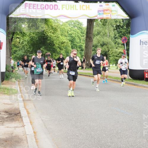 29.06.2025 - hella hamburg halbmarathon MichiJ http://msf.ph/oto/8327427 29.06.2025 10:37:53 Zwischen KM18-KM19 4033, 4127, 6027, 6125, 7052, 7269, 8572, 10691, 11339, 13282, 15392, 16285, 16666, 17282 meine-sportfotos.de