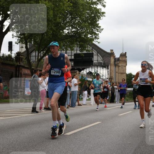 29.06.2025 - hella hamburg halbmarathon Yannick Fuchs http://msf.ph/oto/8327458 29.06.2025 10:51:35 20KM 1200, 1239, 1563, 2025, 2236, 2606, 2652, 2759, 2806, 2883, 3093, 3141, 3575, 4261, 4579, 5015, 5134, 5391, 5457, 5458, 6281, 6302, 6531, 6720, 6892, 7159, 7833, 9450, 10383, 10408, 10599, 12144, 12509, 12773, 12774, 13376, 13465, 13664, 14737, 15090, 15189, 15229, 15349, 15664, 16418, 16517, 17455, 17543, 17758, 18508 meine-sportfotos.de