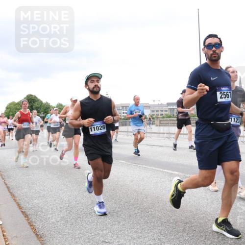 29.06.2025 - hella hamburg halbmarathon Lena Gebhardt http://msf.ph/oto/8327517 29.06.2025 10:57:53 Lombardsbrücke 8159, 11026, 9059, 2567, 1123, 1123, 1242, 1248, 1265, 1388, 1643, 2015, 2169, 2273, 2275, 2451, 2567, 2900, 3191, 3385, 3388, 3433, 3644, 3750, 3936, 3954, 4059, 4197, 4429, 4521, 4830, 5117, 5632, 5676, 5736, 6316, 6337, 6827, 6857, 6916, 7172, 7193, 7556, 7720, 7783, 7977, 7990, 8035, 8159, 8386, 8439, 8440, 8441, 8442, 8474, 8512, 8540, 8708, 8713, 8773, 8873, 8888, 9059, 9180, 9233, 9318, 9319, 9394, 9398, 9436, 9481, 9496, 9613, 9832 meine-sportfotos.de