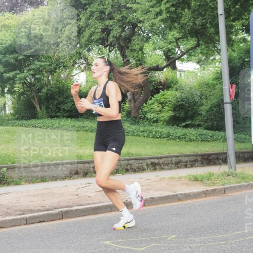 29.06.2025 - hella hamburg halbmarathon KatJ http://msf.ph/oto/8327528 29.06.2025 10:17:07 Zwischen KM18-KM19  meine-sportfotos.de