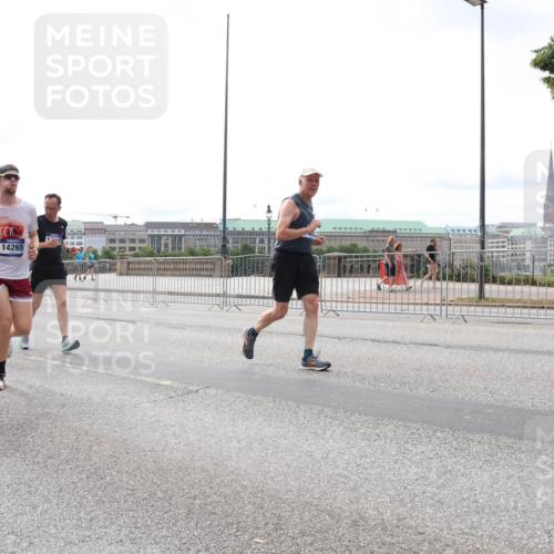 29.06.2025 - hella hamburg halbmarathon Lena Gebhardt http://msf.ph/oto/8327568 29.06.2025 10:23:33 Lombardsbrücke 11879, 2019, 14265, 1048, 1304, 1362, 1545, 2125, 2489, 2925, 4190, 4266, 4391, 4646, 4728, 4793, 5055, 5160, 5358, 5406, 6502, 6747, 6849, 7029, 7820, 8031, 8181, 8676, 8687, 8688, 8716, 8918, 8920, 9301, 9715, 9877, 10649, 10739, 11044, 11300, 11454, 11793, 11798, 11879, 12025, 12073, 12265, 12874, 13149, 14265, 14338, 14510, 14512, 14521, 14821, 15709, 15739, 15853, 16185, 16251, 16416, 16558, 17013, 17099, 17199, 17207, 17299, 17719 meine-sportfotos.de