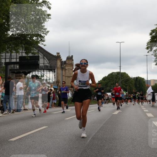 29.06.2025 - hella hamburg halbmarathon Yannick Fuchs http://msf.ph/oto/8327598 29.06.2025 10:51:35 20KM 1200, 1239, 1563, 2025, 2236, 2606, 2652, 2759, 2806, 2883, 3093, 3141, 3575, 4261, 4579, 5015, 5134, 5391, 5457, 5458, 6281, 6302, 6531, 6720, 6892, 7159, 7833, 9450, 10383, 10408, 10599, 12144, 12509, 12773, 12774, 13376, 13465, 13664, 14737, 15090, 15189, 15229, 15349, 15664, 16418, 16517, 17455, 17543, 17758, 18508 meine-sportfotos.de