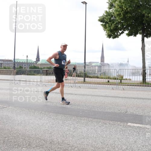 29.06.2025 - hella hamburg halbmarathon Lena Gebhardt http://msf.ph/oto/8327638 29.06.2025 10:23:33 Lombardsbrücke 2019, 14265, 451, 782, 1048, 1304, 1362, 1545, 2125, 2489, 2925, 4190, 4266, 4391, 4646, 4728, 4793, 5055, 5160, 5358, 5406, 6502, 6747, 6849, 7029, 7820, 8031, 8181, 8676, 8687, 8688, 8716, 8918, 8920, 9301, 9715, 9877, 10649, 10739, 11044, 11300, 11454, 11793, 11798, 11879, 12025, 12073, 12265, 12874, 13149, 14265, 14338, 14510, 14512, 14521, 14821, 15709, 15739, 15853, 16185, 16251, 16416, 16558, 17013, 17099, 17199, 17207, 17299, 17719 meine-sportfotos.de