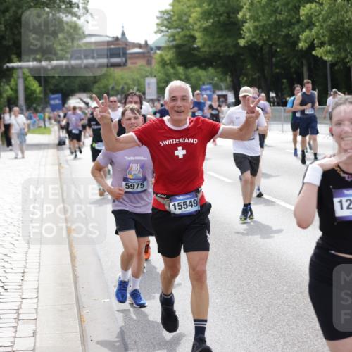 29.06.2025 - hella hamburg halbmarathon Jannik Wohlers http://msf.ph/oto/8327673 29.06.2025 10:39:58 Lombardsbrücke 1018, 1037, 2019, 2109, 2515, 2572, 2763, 3237, 3293, 3295, 3515, 3607, 3808, 3810, 4271, 4756, 5059, 5113, 5263, 5351, 5352, 5702, 5975, 6076, 6229, 6363, 6463, 6673, 6866, 6876, 6920, 7108, 7174, 7675, 7850, 8307, 8391, 9000, 9468, 10474, 10953, 11176, 11653, 11717, 11970, 11973, 12364, 12444, 12501, 12760, 12981, 13005, 13030, 13069, 13290, 13410, 13466, 13651, 14341, 14851, 15549, 15927, 16681, 16955, 17318, 18101, 18110, 18213, 18353, 18490, 18771, 18946 meine-sportfotos.de